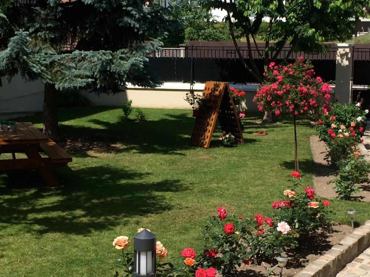 Bed & Breakfast Chez Camille *